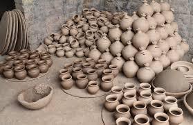 Large pyramid of small pottery